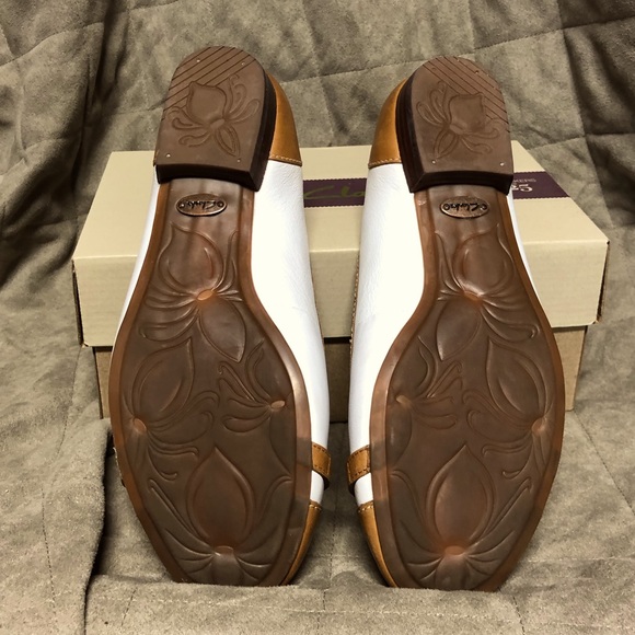 Clarks Ballet Flats Size 7 - Picture 4 of 5